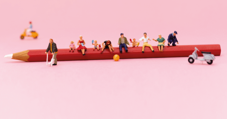 amasol miniature world with a colouring pencil and people sitting on the pencil