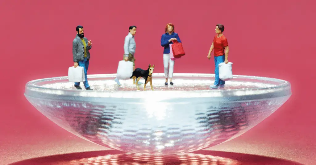 amasol miniature world showing miniature people standing on a prism